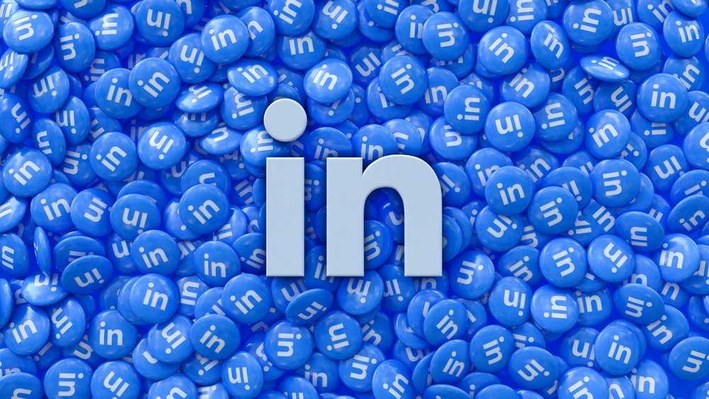 Mastering the LinkedIn Algorithm in 2023: Best Practices for Better Success